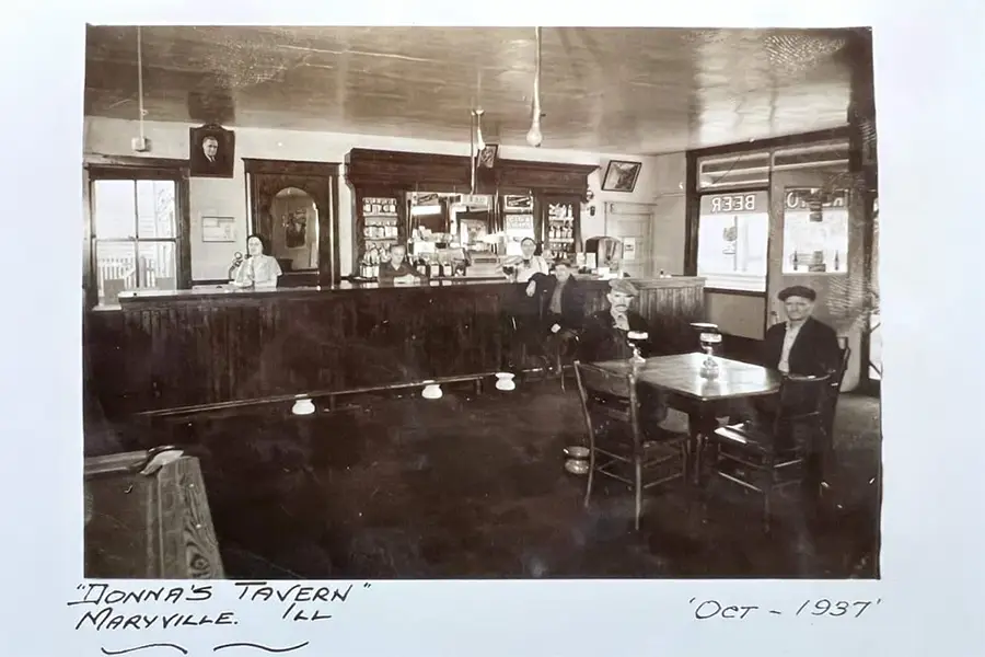 Lyle's Bar & Grill - Maryville, IL - October 1937 - Donna's Tavern