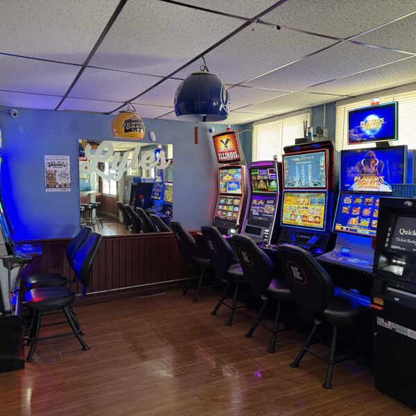 Lyle's Bar & Grill - gaming, gambling - Maryville, IL
